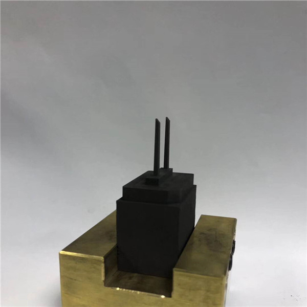 鴻奈德石墨電極有哪些優(yōu)點？